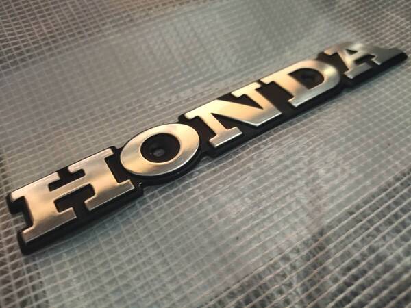 【ゆうパケット送料込】HONDA 3Dエンブレム シルバー 平面用 縦2.5cm×横16.5cm ホンダ 金属製