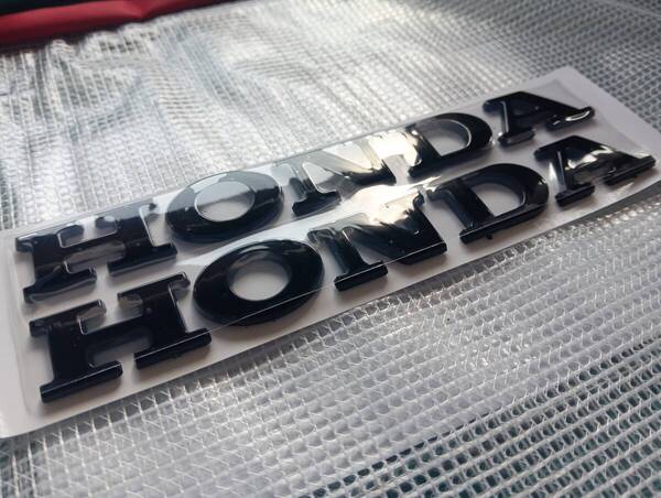 【ゆうパケット送料込】HONDA 3Dエンブレム(両面テープ付) ブラック(艶あり) 2枚組 縦2cm×横15cm プラスチック製 ホンダ