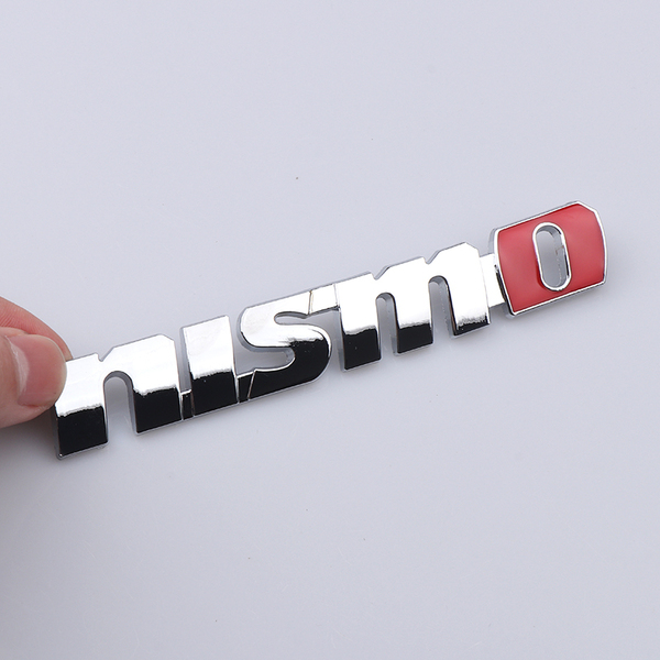 【ゆうパケット送料込】日産 NISMO エンブレム (縦2cm×横12.5cm) メッキシルバー 金属製
