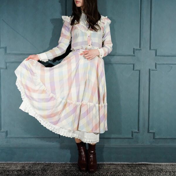 *SPECIAL ITEM* 70’s USA VINTAGE Miss Rodeo America 70年代アメリカ古着カラフルチェック柄レースフリルデザインセットアップ