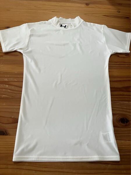 送料込み! UNDER WEAR 半袖Tシャツ 白 MDサイズ アンダーウエアー ハイネック 半袖 ホワイト GOLF ゴルフウェアー スポーツウェア