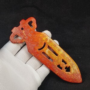 骨董品 古玉 朱砂沁 透彫祭司紋 短刀形 根付 玉佩 玉礼器 激安