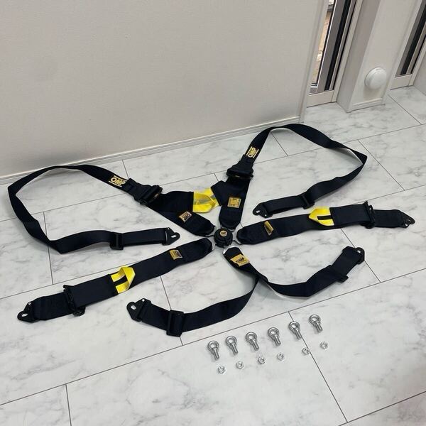 OMP 6点式シートベルト 正規品 マットブラック 使用わずか 使用期限2028年まで 取り付けボルトセット 右ハンドル運転席用バックル左側