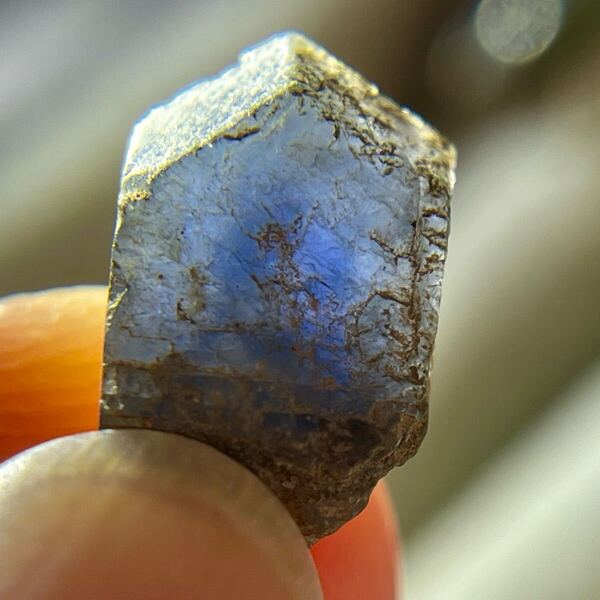 ブルーサファイア 原石 3.65ct 六角? 未処理 モザンビーク 天然石 天然サファイア コランダム 鉱物 鉱石 コレクション