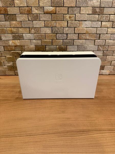 【新品】ドック 任天堂 純正品 有機ELモデル 白 ホワイト ニンテンドースイッチ Nintendo Switch 有機ドック Dock ケーブル付