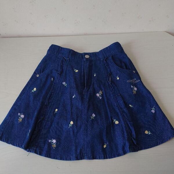 ★美品★メゾピアノ★ジュニア★花刺繍柄★デニム★スカート★スカパン付き★インナーパンツ付き★サイズM★150★ゴムウエスト調整可能