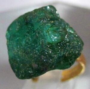 18Kg製品 24Ct Green コロンビア産 天然エメラルド石 Ring