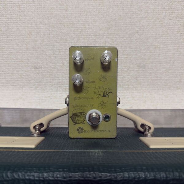 mid-fi electronics Glitch Computer Fuzz ミッドファイエレクトロニクス グリッチコンピューター ファズ ギターエフェクター