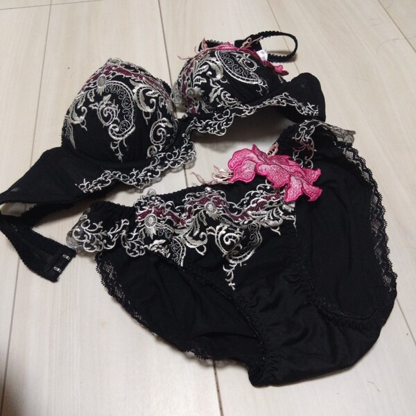 セクシー下着ブラ&ショーツセット過激エロ可愛食込み花柄 ブラジャーショーツセット 盛り キュート 可愛いブラマタニティ