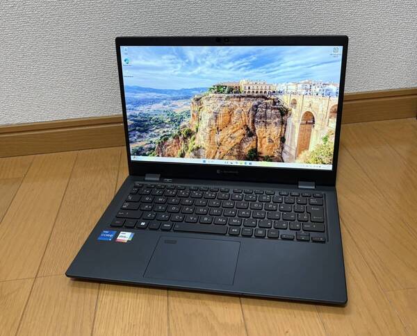 【美品】dynabook G83/KW (Core i5-1235U/16GB/SSD512GB/Windows11Pro/Office2021Pro) 軽量900g