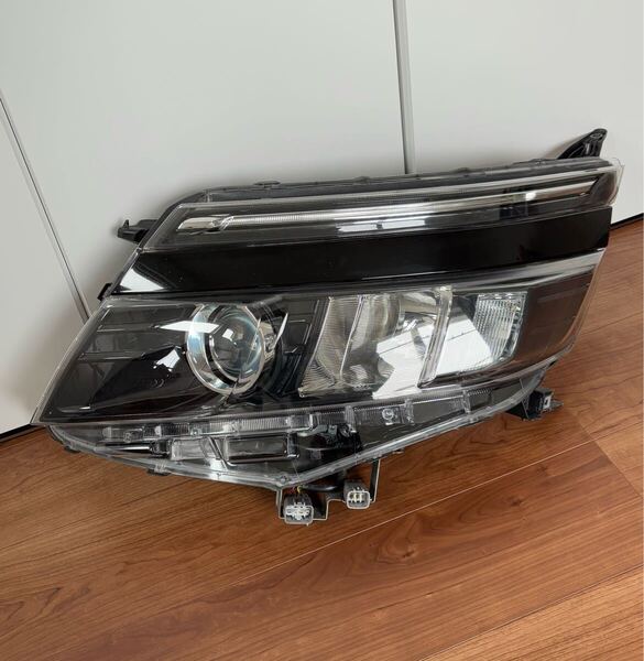 美品!破損なし!80系 ヴォクシー 前期 純正 LED ヘッドライト 左 刻印L 28-229 ZRR80 ZRR85 ZWR80 トヨタ純正品 ZS VOXY