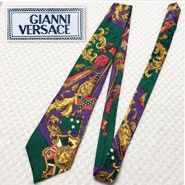 ■美品■GIANNI VERSACE ジャンニヴェルサーチ ネクタイ スカーフ柄 黄金装飾 メデューサ 旗 シルク100% イタリア製