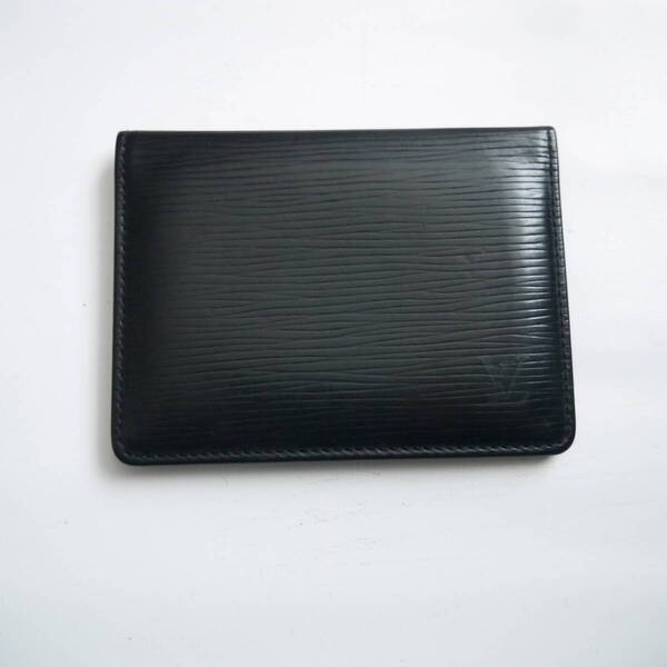 $ 美品 $ 定番♪■ LOUIS VUITTON ルイヴィトン ■ エピ レザー製 パスケース 定期入れ 名刺入れ カードケース ■ LV ロゴ ■ 黒 ブラック