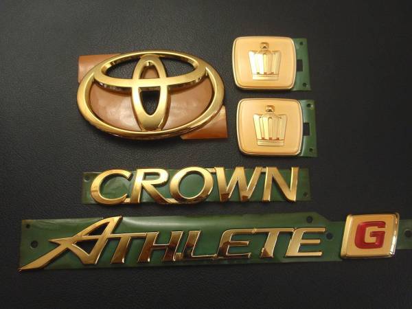 7トレジャー 【 トヨタ 210系 クラウン アスリート G TOYOTA 210系 CROWN ATHLETE G 】 プレミアム ゴールド エンブレム 5点セット
