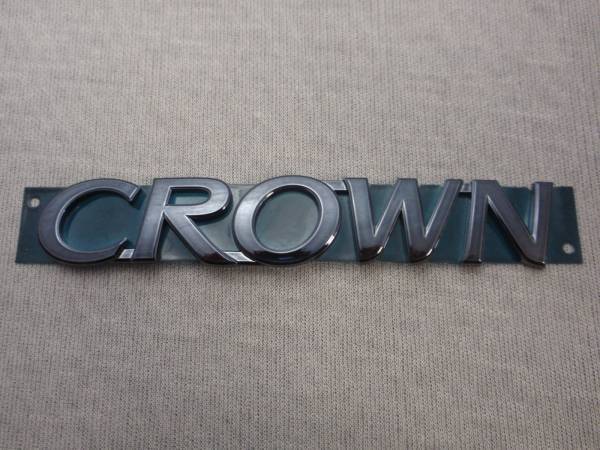 7トレジャー 【 トヨタ 200系 クラウン TOYOTA 200系 CROWN ATHLETE / RoyalSaloon 】 プラチナ ブラック CROWN 文字 エンブレム