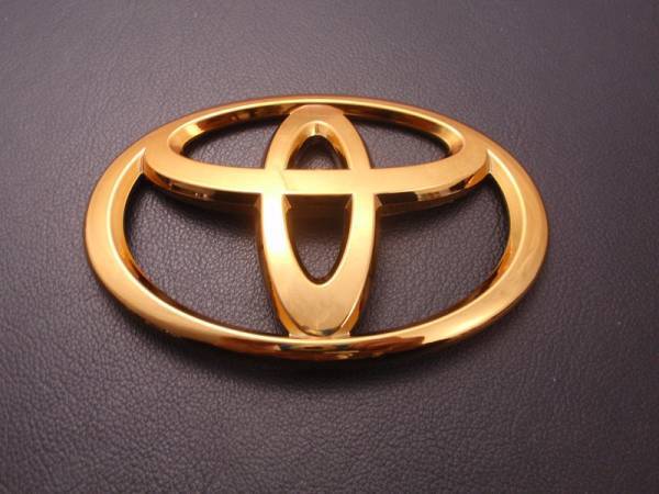 7トレジャー 【 トヨタ 70系 ヴォクシー TOYOTA 70系 VOXY 】 プレミアム ゴールド リア トヨタマーク エンブレム