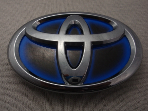 7トレジャー 【 トヨタ 10系 アクア TOYOTA 10系 AQUA 】 プラチナ ブラック フロント トヨタマーク エンブレム