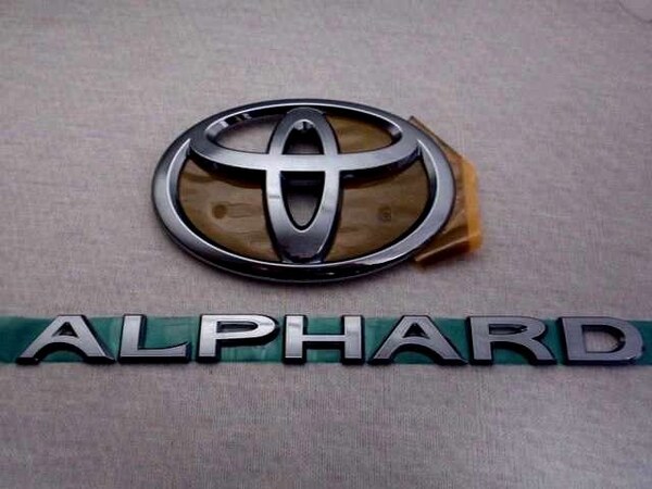 7トレジャー 【 トヨタ 30系 アルファード TOYOTA 30系 ALPAHRD 】 プラチナ ブラック エンブレム リア 2点セット