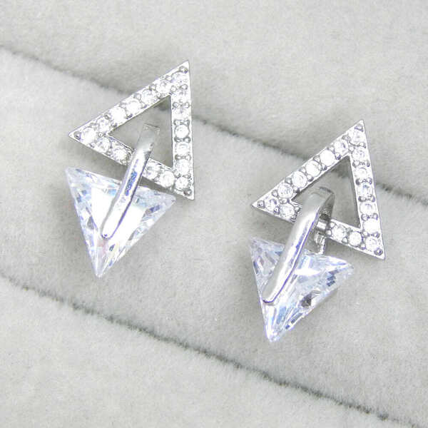 極上の逸品 合計1ct ジルコニア ダブルトライアングル CZダイヤモンドピアス シルバー925 レディース 限定 プラチナ仕上 イヤリング化可