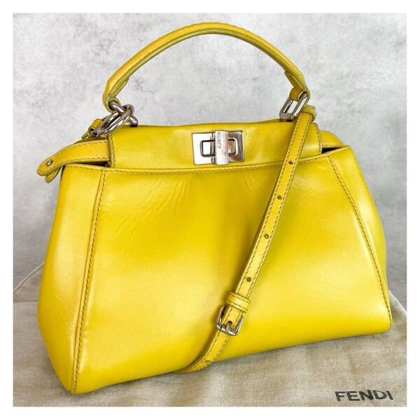 FENDI フェンディ ピーカブー スモール 2WAY イエロー ハンドバッグ ショルダーストラップ 保存袋 シルバー金具 レザー シリアルあり