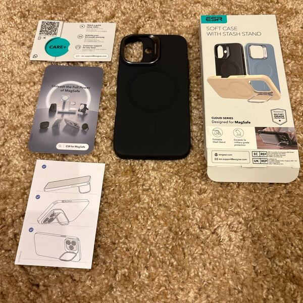 ESR SOFT CASE WITH STASH STAND iPhone16用 スマートフォンケース