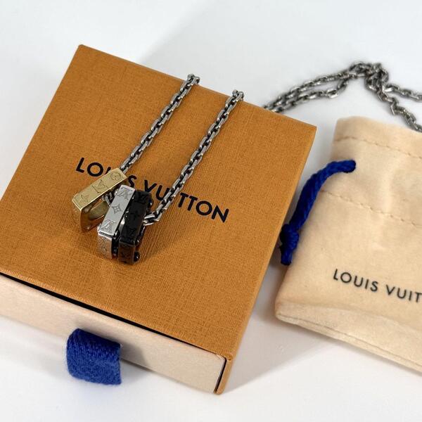 美品 ルイヴィトン ネックレス ペンダント モノグラム ボールド 3連 メタル LOUIS VUITTON スクエアシェイプ リング LV M00675