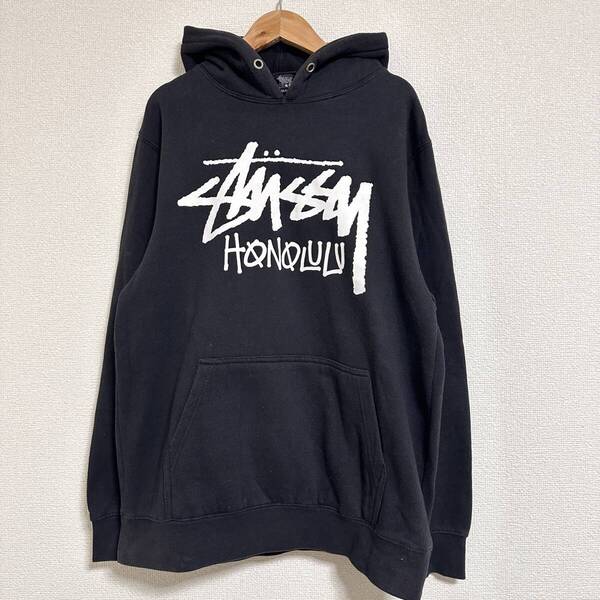 STUSSY ステューシー ハワイ限定 Honolulu ホノルル 裏起毛 ビッグロゴ フーディ カンガルーポケット プルオーバーパーカー 黒 M Y0360
