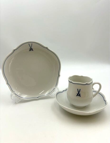 未使用保管品 Meissen マイセン ホワイトマイセン コーヒーカップ&ソーサー 1客 18.5cm デザートプレート 双剣マーク トリオ