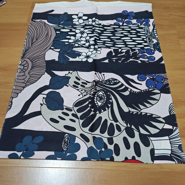 Marimekko マリメッコ 生地 ハギレ マルチカラー マルチクロス 布 手芸 正規品 綿100% コットン100% フィンランド 北欧