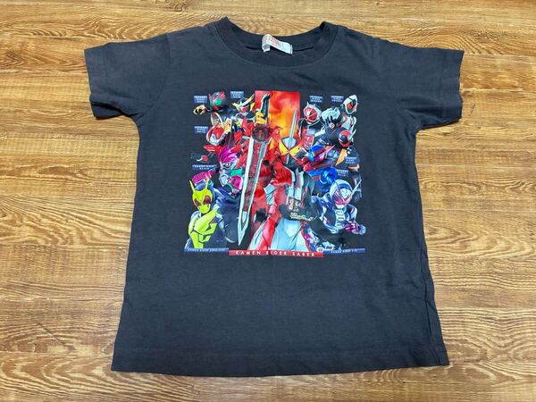 仮面ライダーセイバー 半袖Tシャツ 100センチ トップス キッズ 子供服 男の子男子 戦隊モノ