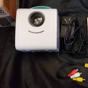 【送料無料】ミニ LED プロジェクター KID'S STORY PROJECTOR