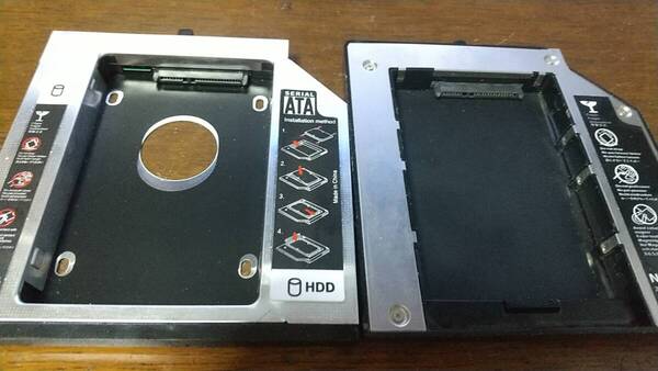 中古美品 動作品 Lenovo製 ThinkPad T510/T520用 広角ドライブスペース用、内蔵用、2.5インチSSD/HDDマウンター 2個セット (12.7mm厚)