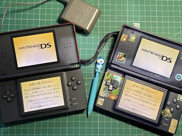【送料無料】Nintendo DS lite 2台 (ACアダプタは1個)+ タッチペン