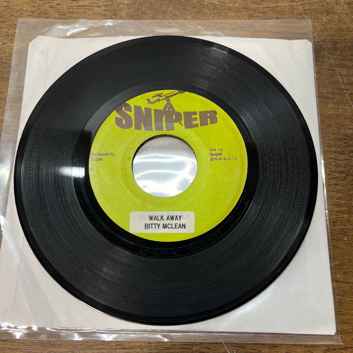 Bitty McLean - Walk Away From Love (7inch) - YouTube