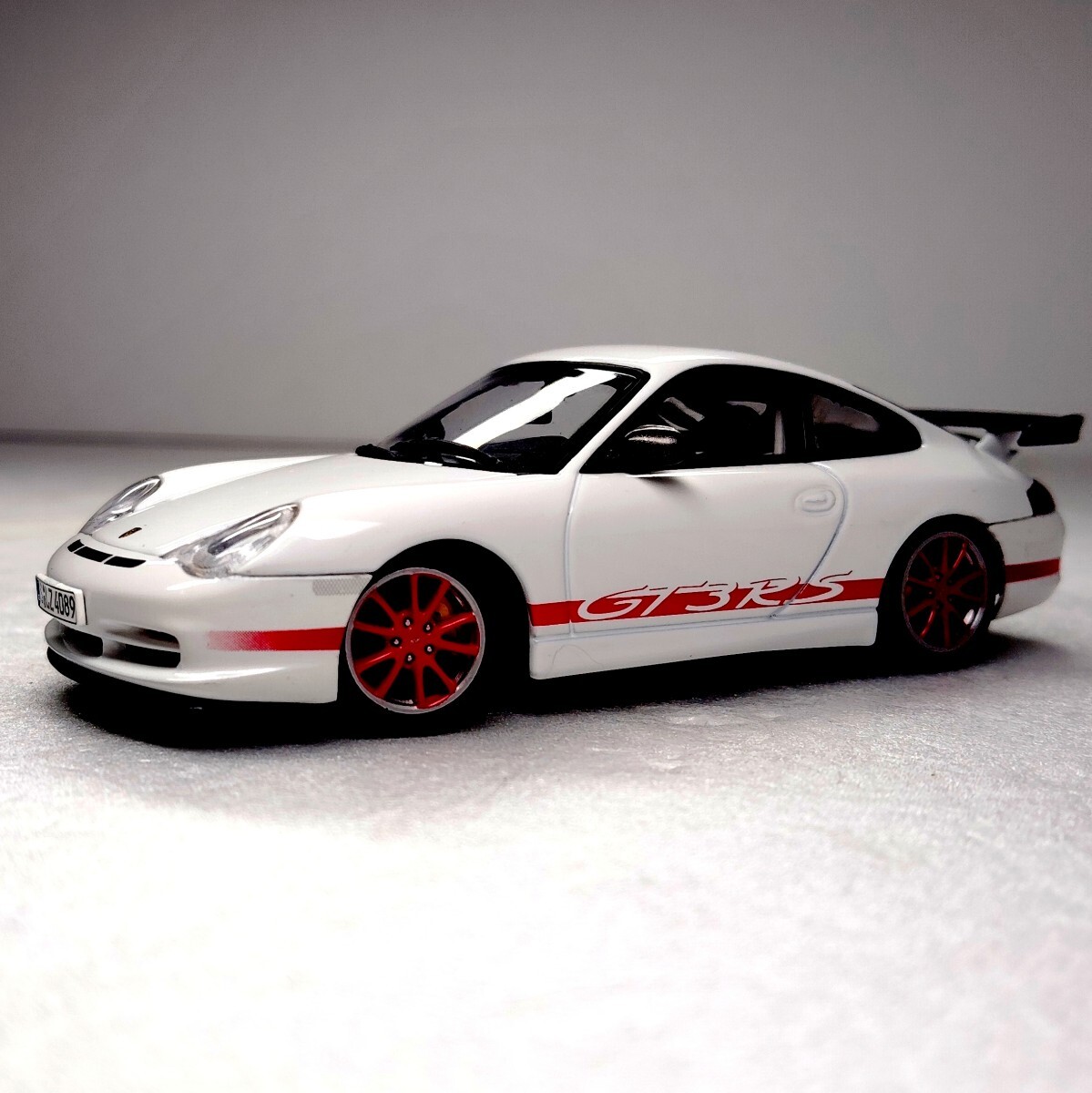 Amazon.co.jp: オートアート 1/18 ポルシェ 911 996 GT3 R #23