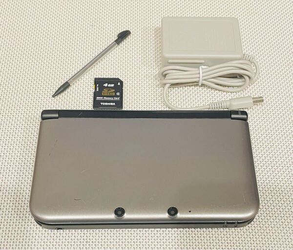 ニンテンドー3DSLL シルバーブラック 本体動作品 送料無料 付属品付き Nintendo 任天堂