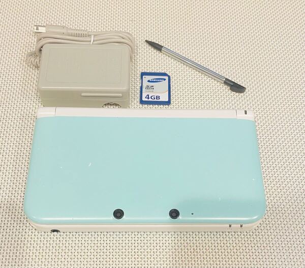 ニンテンドー3DSLL ミントホワイト 本体動作品 送料無料 付属品付き Nintendo 任天堂