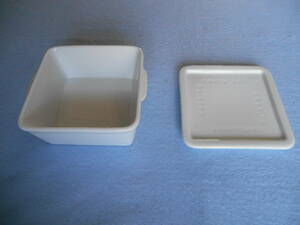 蓋付き磁器の調理用容器/保存容器 同企画品 大小2個セット(USED) 