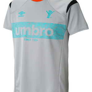 新品　umbro【アンブロ】 メンズドライTシャツ サイズS　カラー　シルバー　UCS7548