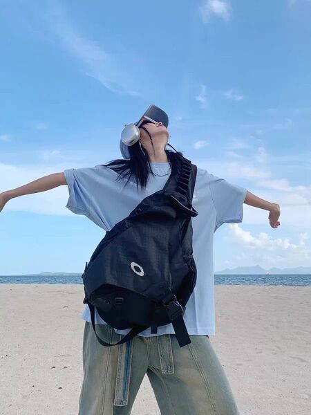 OAKLEY オークリー 00s Y2K ワンショルダーバッグ ボディバッグ
