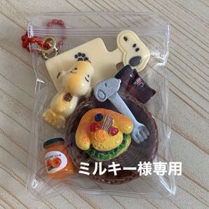 ミルキー様専用 ミニチュア雑貨ポーチ キャラクタ-パン屋さん② カフェベーカリー⑨ 2点