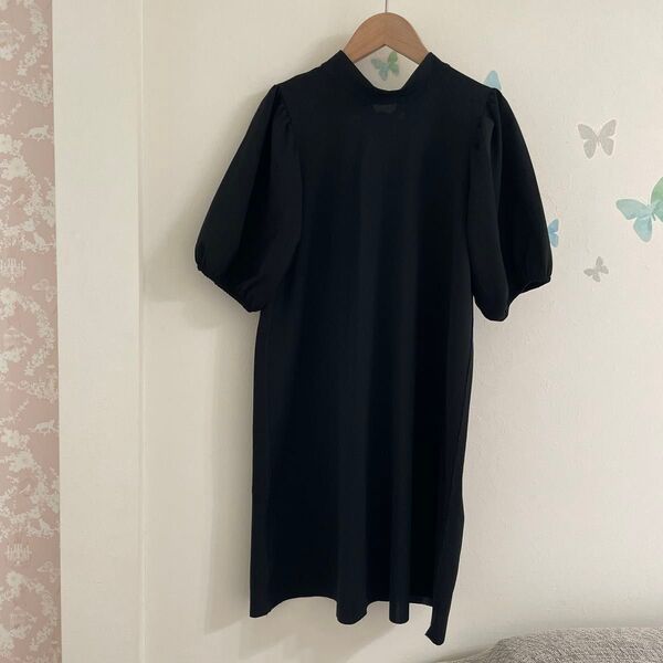 ⑨【S】ZARA パフスリーブ バックリボン ワンピース 黒