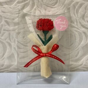 カーネーション 花束 ブーケ 小さめ ミニ 枯れない花 記念日 プレゼント 編みぐるみ インテリア