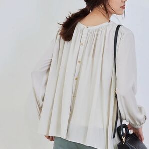 【美品】ROPE PICNIC 2WAYメタルパーツギャザーブラウス ベージュ