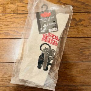 【新品未使用】ストレンジャーシングス GU ハイアンクルソックス