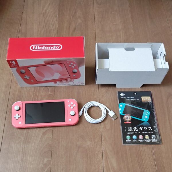 美品 Nintendo Switch Lite コーラル ニンテンドースイッチ ライト