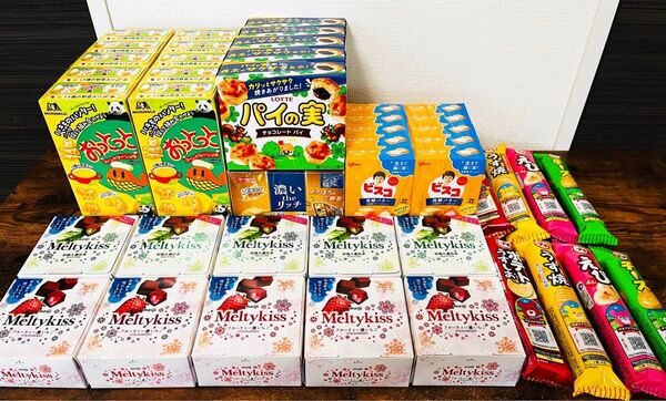【お買得】お菓子 アミューズメント景品 まとめ売り メルティーキッス パイの実 ブラックサンダー ビスコ