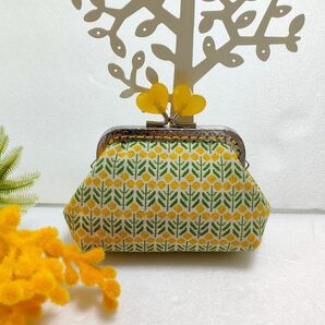 ハートの口金が可愛い!ミモザいっぱいのがま口財布!《アイボリー》