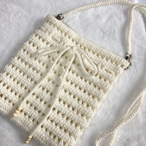 かぎ針編みの巾着バッグ☆ ポシェット ハンドメイド