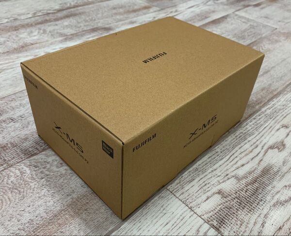 新品未使用未開封 FUJIFILM X-M5 XC15-45mmレンズキット (シルバー)